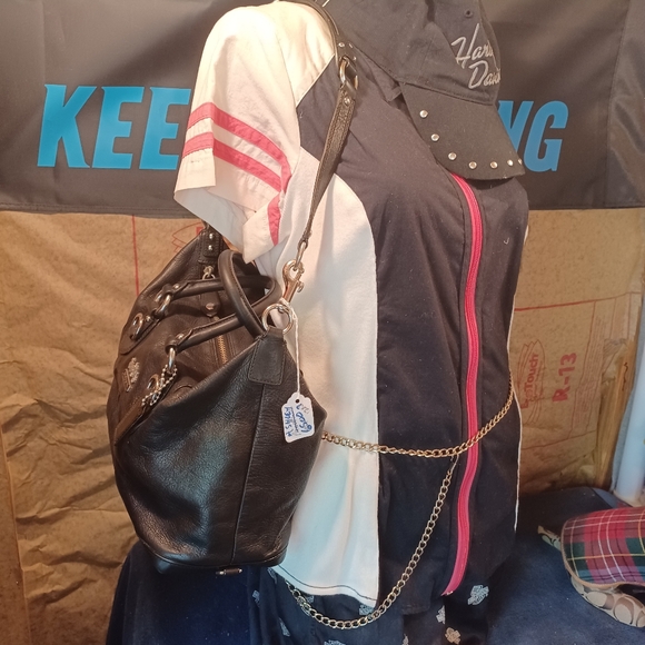 Coach Ashley - Picture 9 of 11